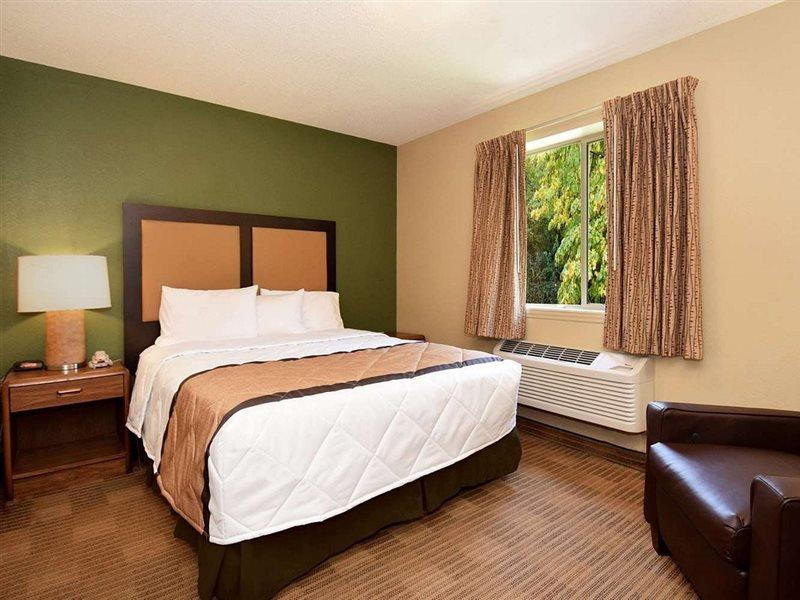 Candlewood Suites Jacksonville Southpoint Exterior photo