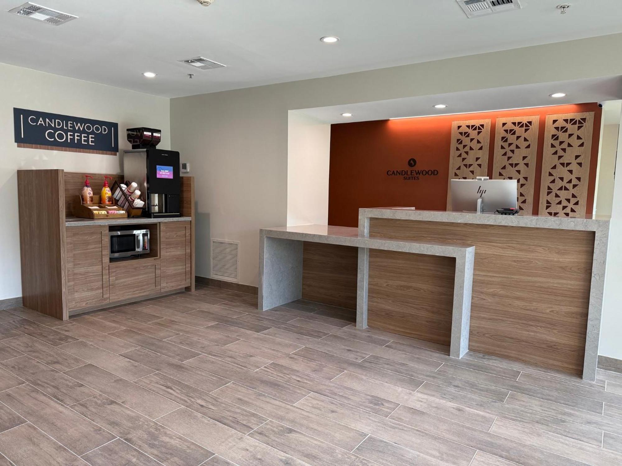 Candlewood Suites Jacksonville Southpoint Exterior photo