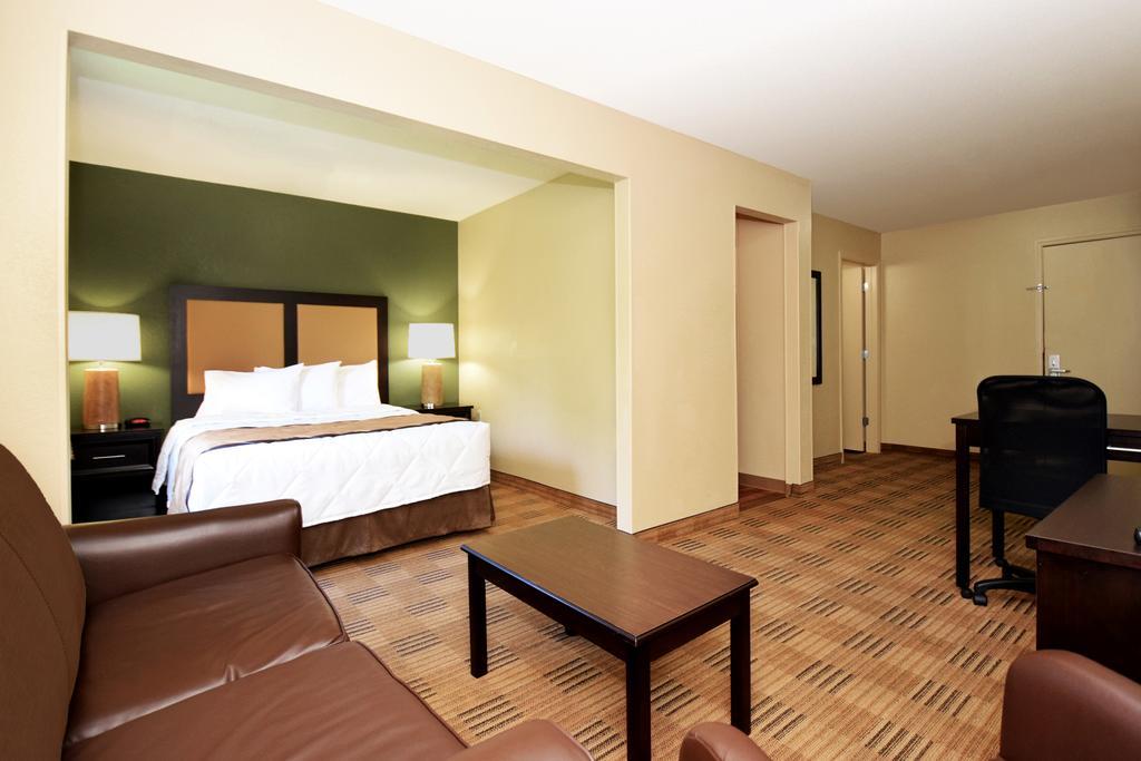 Candlewood Suites Jacksonville Southpoint Exterior photo