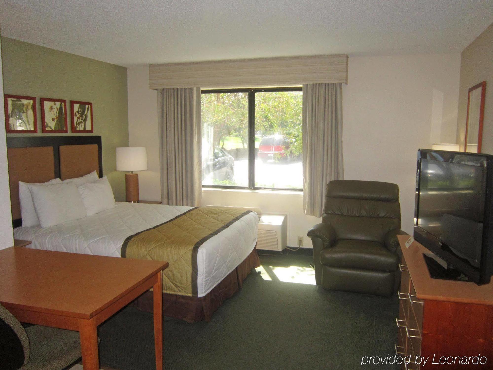 Candlewood Suites Jacksonville Southpoint Exterior photo