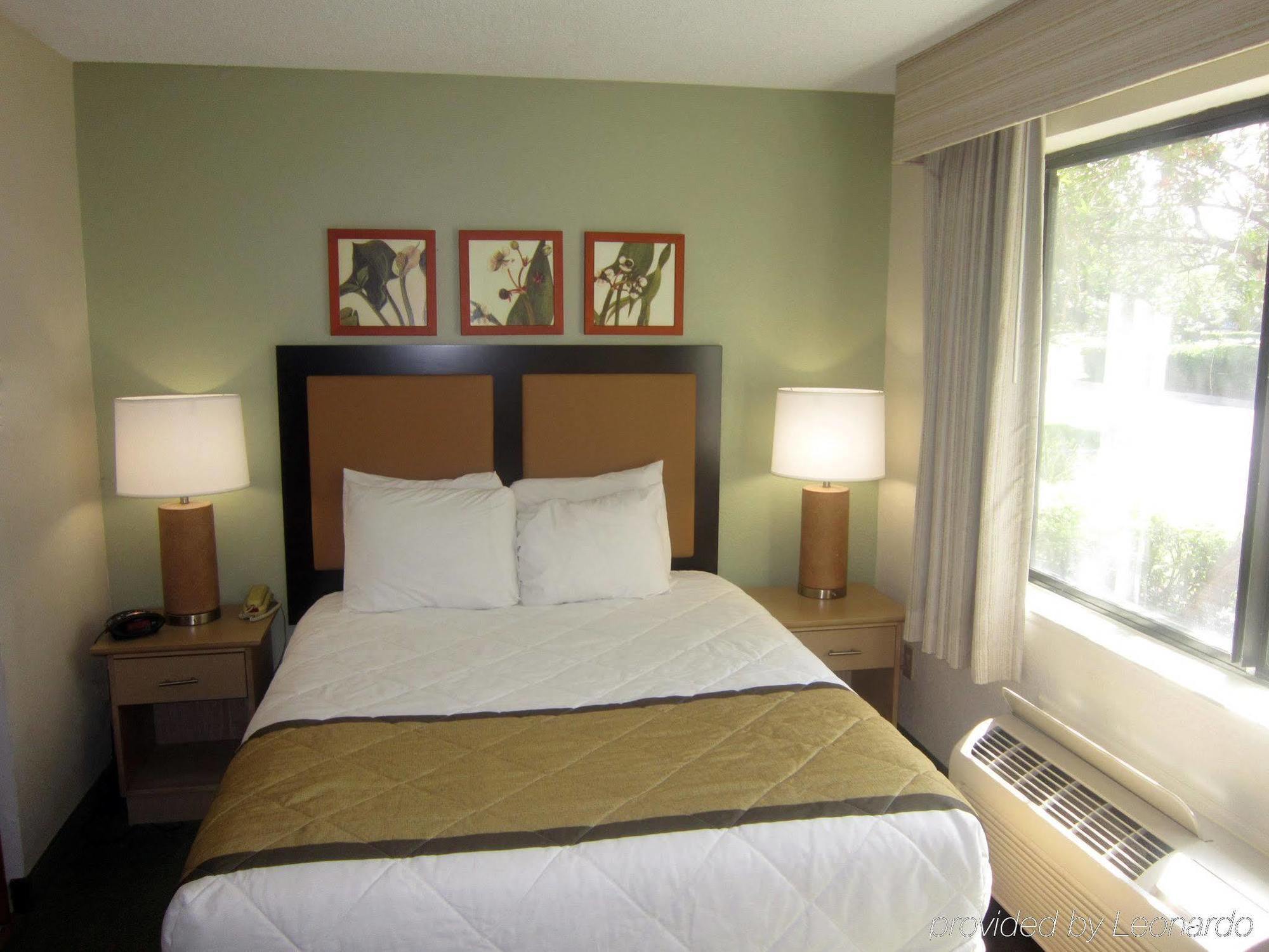 Candlewood Suites Jacksonville Southpoint Exterior photo